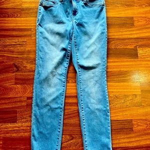 Stretchy skinny jeans chambray color 🌎